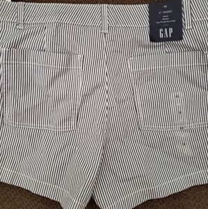 GAP 3" shorts Navy Pin Stripe Womens